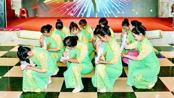 大棚歌舞团视频,田间地头绽放的欢乐旋律