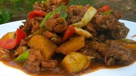 新疆大盘鸡的做法视频,香辣诱人，家常美味制作攻略